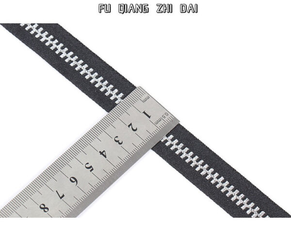 Gold & Silver Metallic Jacquard Webbing – 2.0-2.5cm Twill Polyester Decorative Ribbon for Apparel & Packaging Trim