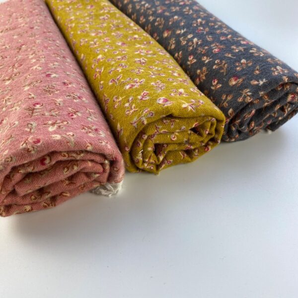 100% Cotton Brushed Floral Printed Fabric — Soft Warm Flannel for Autumn & Winter