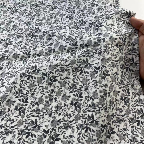 40s Cotton Poplin Printed Fabric – Vintage Country Floral for Summer Shirts & DIY Crafts
