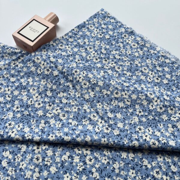 100% Cotton Reactive Printed Poplin Fabric — Pastoral Floral Pattern for Summer Dresses & Crafts