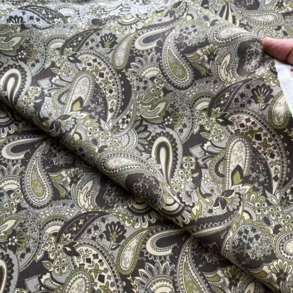 100% Cotton Retro Paisley Print Poplin Fabric — Shirt & DIY Material