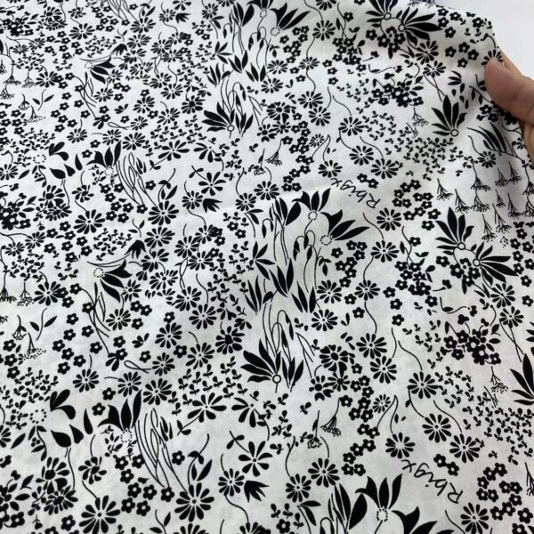 40s Cotton Poplin Floral Fabric – Vintage Meadow Print for Summer Apparel