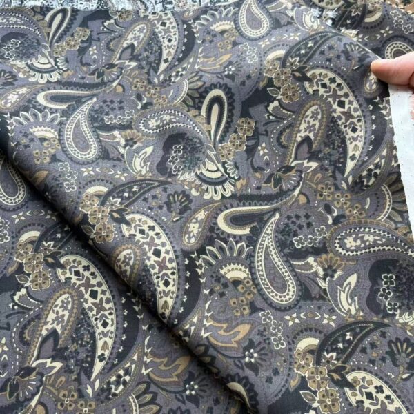 100% Cotton Retro Paisley Print Poplin Fabric — Shirt & DIY Material