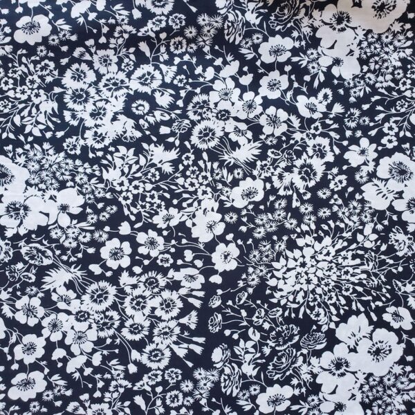 主图-04 Light Cotton Floral Poplin Fabric – 100% Cotton Printed Fabric for Summer Dresses & Kidswear