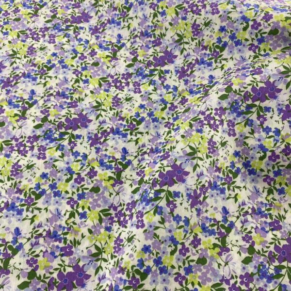 Country Style Floral Cotton Poplin Fabric – 100% Cotton Fabric for Dresses & Homewear Sewing