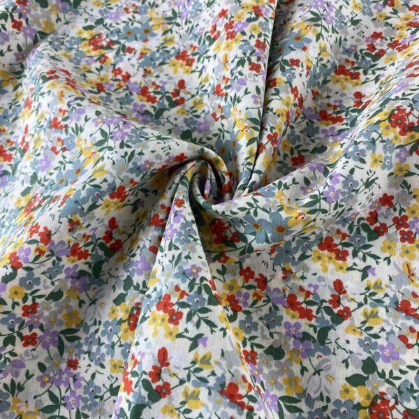 Country Style Floral Cotton Poplin Fabric – 100% Cotton Fabric for Dresses & Homewear Sewing