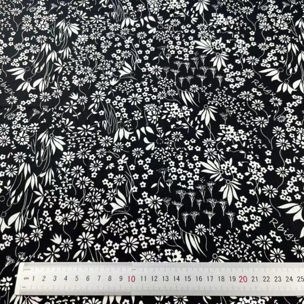 40s Cotton Poplin Floral Fabric – Vintage Meadow Print for Summer Apparel