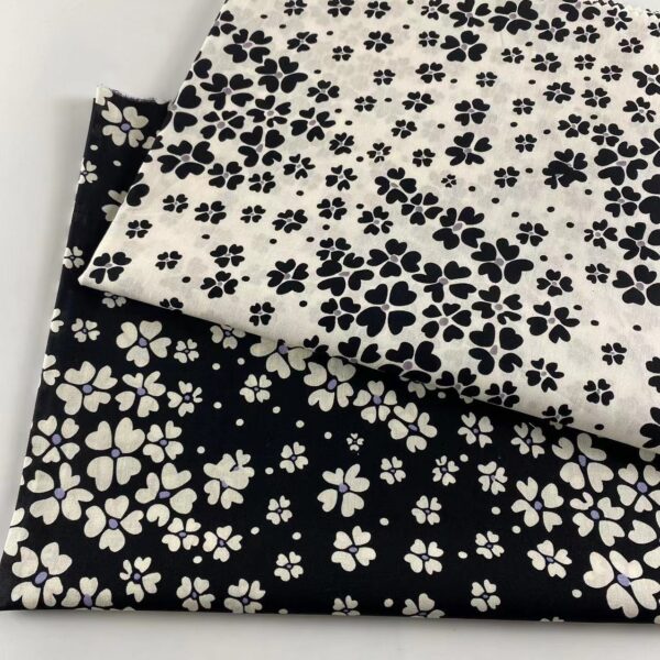 主图-01 100% Cotton Poplin Black & White Small Floral Fabric — Lightweight Apparel Use