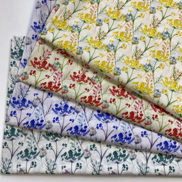 Country Garden Cotton Poplin Printed Fabric – 40s Reactive Dyed Small Floral Cloth for Dresses & Loungewear