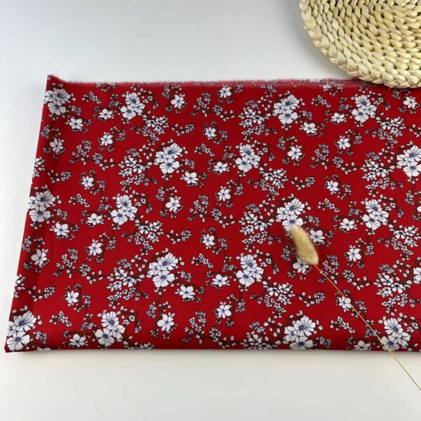Country-Style Cotton Poplin Fabric — Mini Floral Print Material