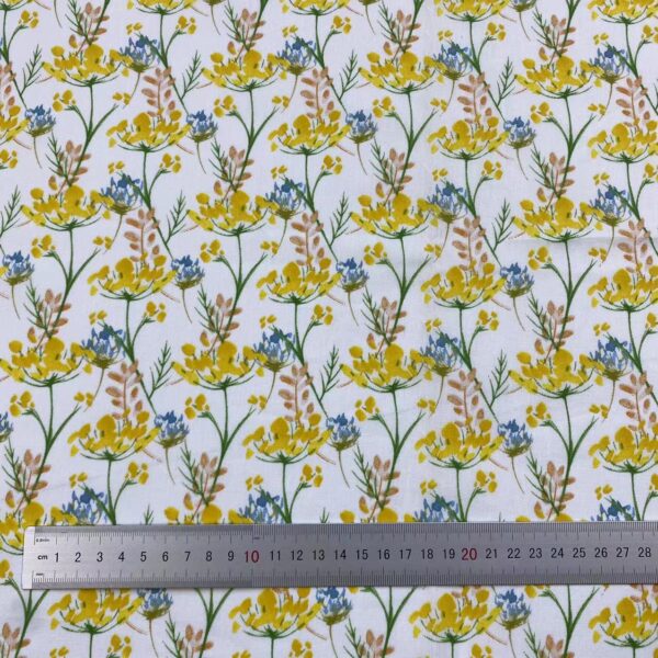 Country Garden Cotton Poplin Printed Fabric – 40s Reactive Dyed Small Floral Cloth for Dresses & Loungewear