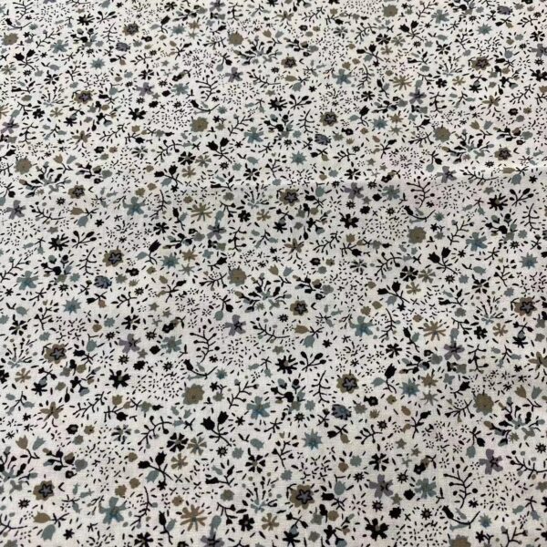 Printed Cotton Poplin Fabric — Small Floral Pattern for Women’s Clothing