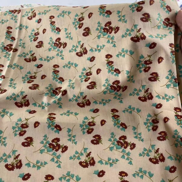 100% Cotton Reactive Printed Floral Fabric — Smooth & Breathable Poplin