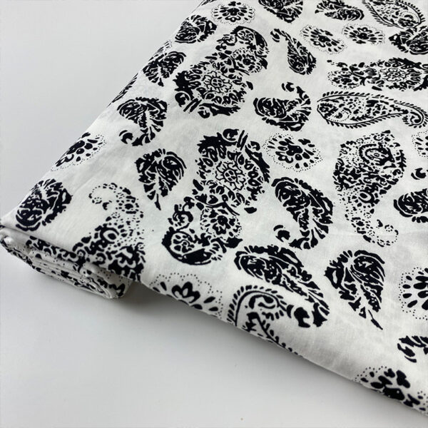 100% Cotton Geometric Reactive Printed Fabric — Lightweight & Breathable for Summer Apparel