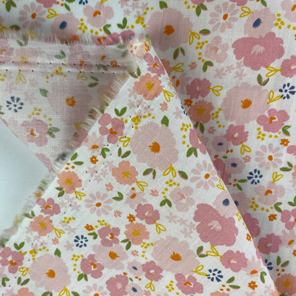 100% Cotton Daisy Printed Fabric — Fresh Floral Poplin for Dresses & Shirts