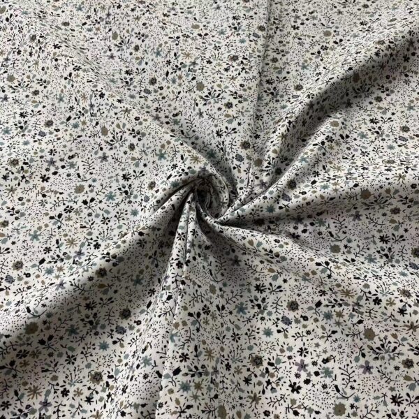 Printed Cotton Poplin Fabric — Small Floral Pattern for Women’s Clothing