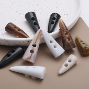 Wholesale Resin Imitation Horn Buttons for Women's Coats and Trench Coats Sheep Horn Buttons for Cashmere Coats and Outerwear Decorative Imitation Horn Buttons